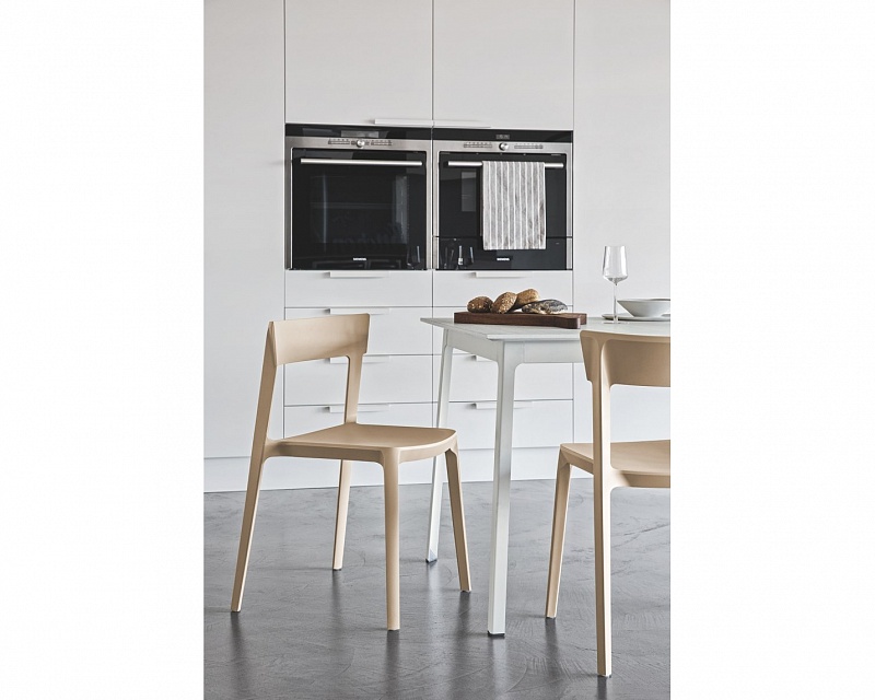 Стол Calligaris DOT СНЯТ С ПР-ВА!