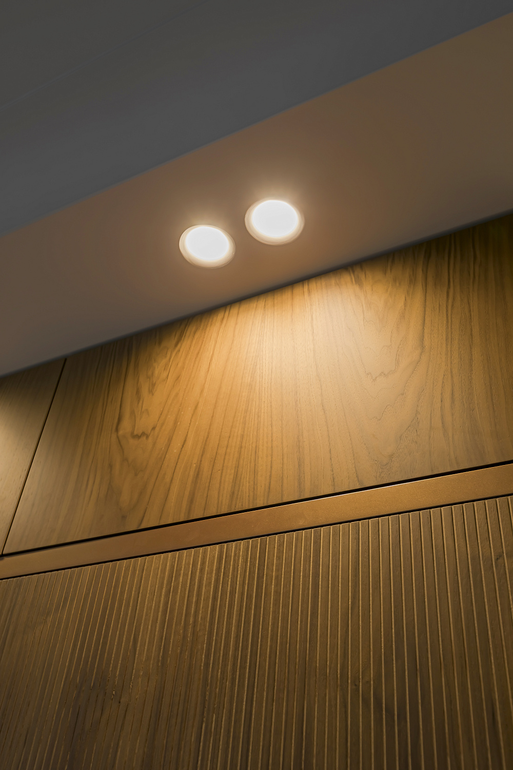 Кухня из шпона ореха в ЖК Левада