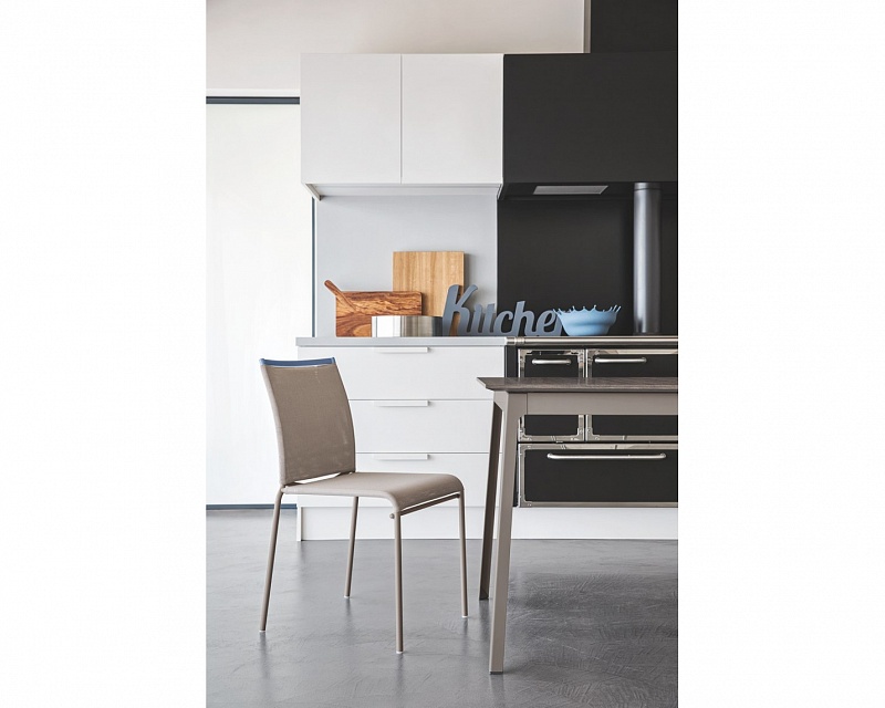 Стол Calligaris DOT СНЯТ С ПР-ВА!
