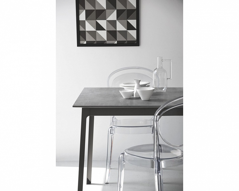 Стол Calligaris DOT СНЯТ С ПР-ВА!