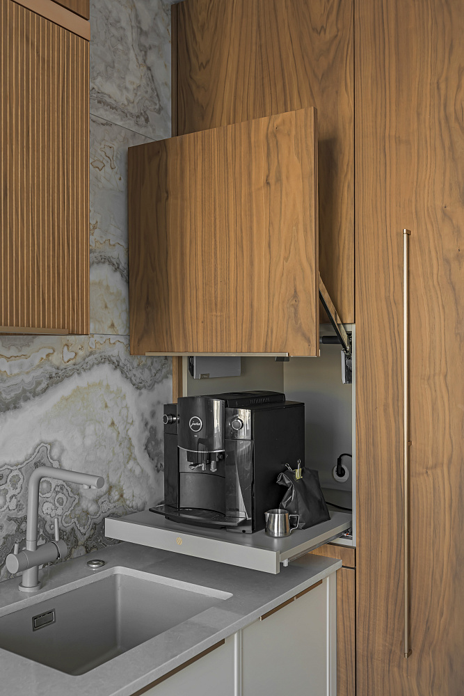 Кухня из шпона ореха в ЖК Левада