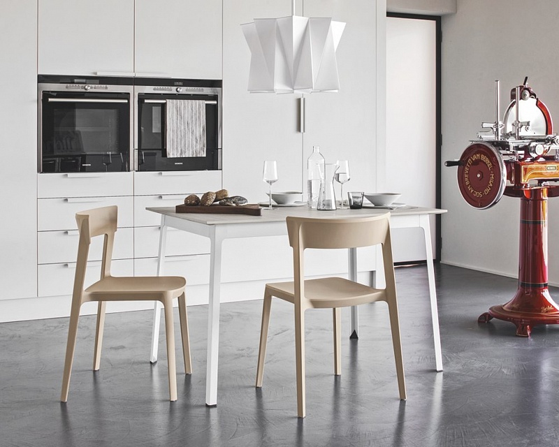 Стол Calligaris DOT СНЯТ С ПР-ВА!