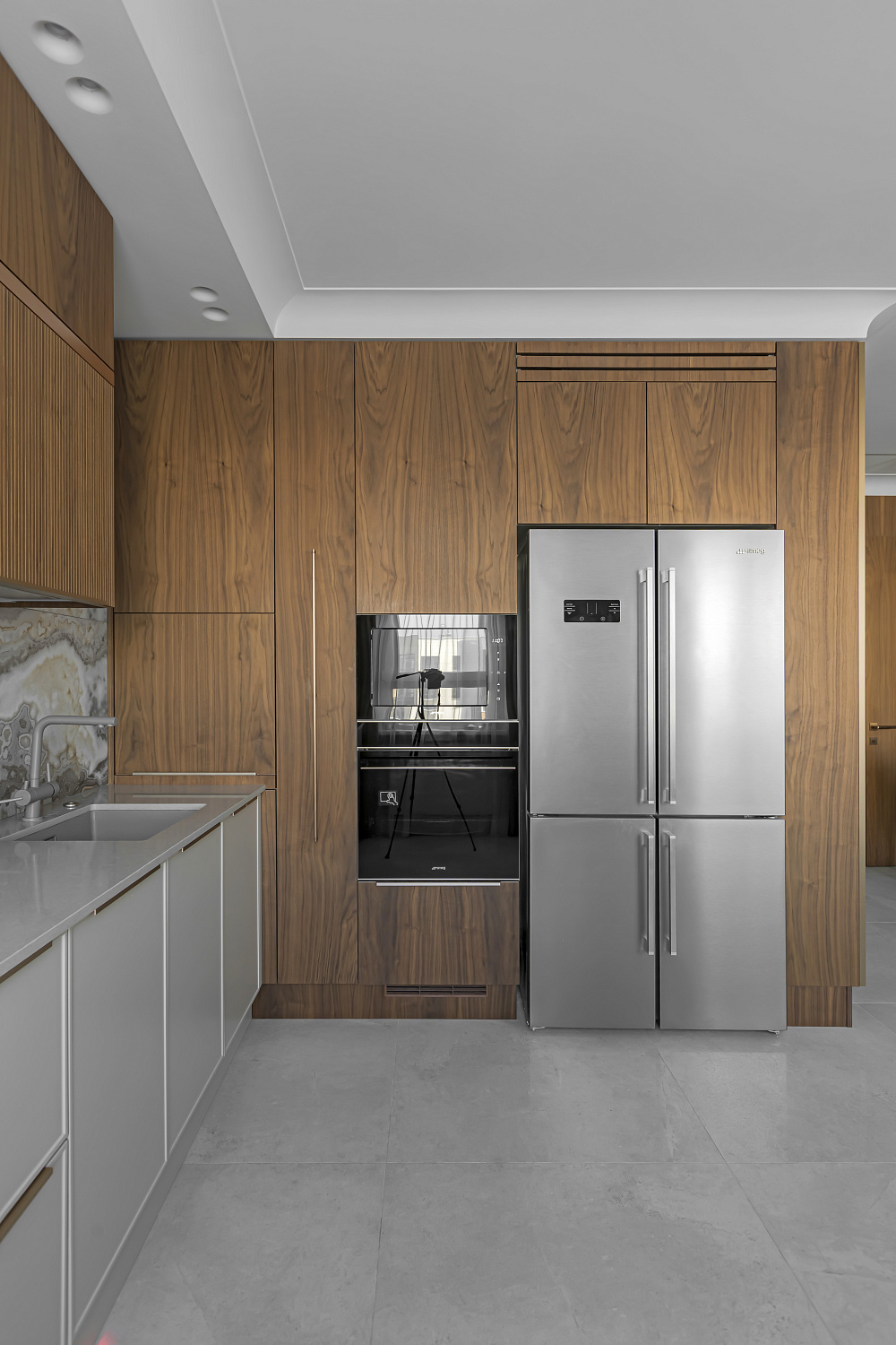 Кухня из шпона ореха в ЖК Левада