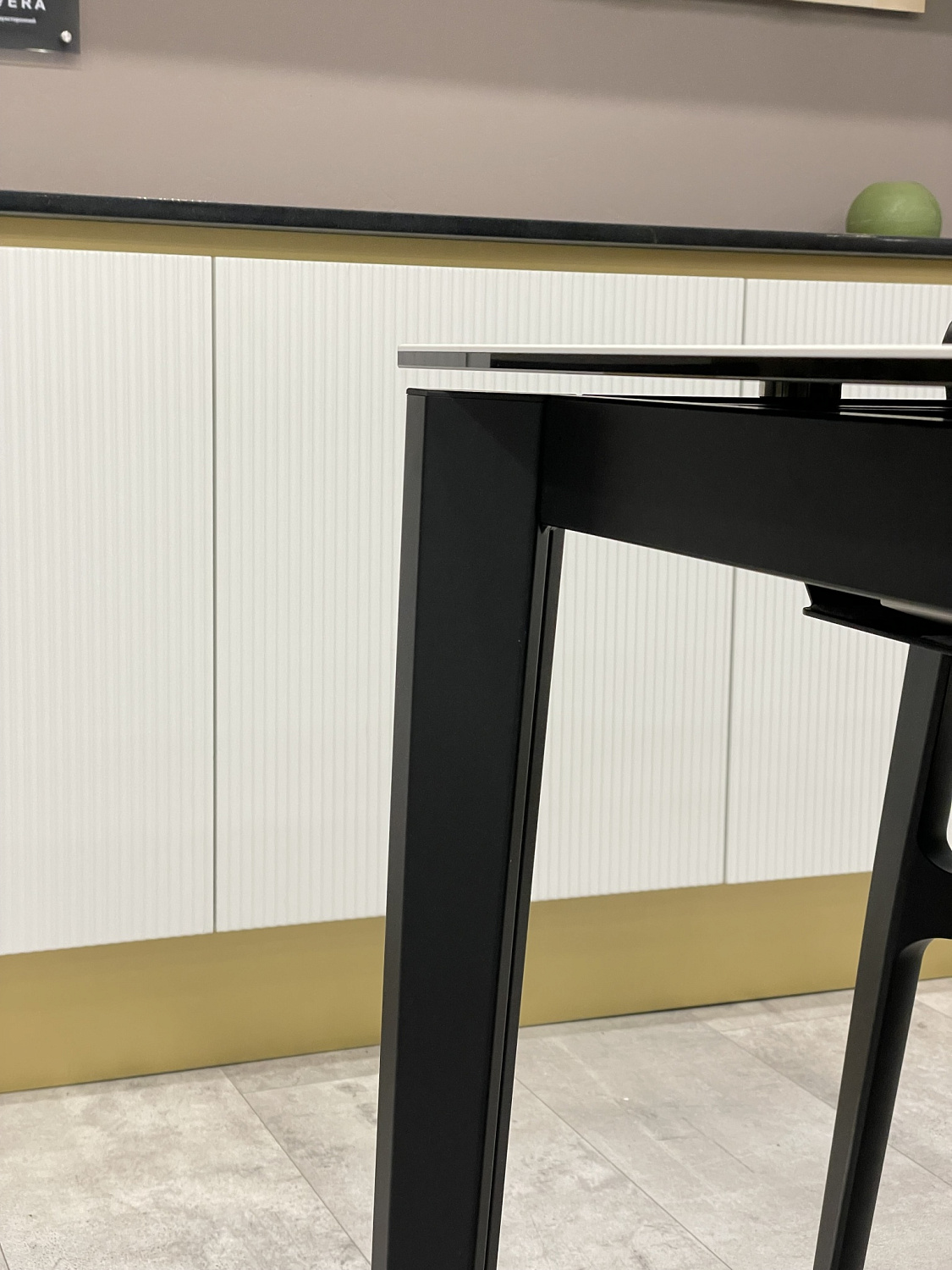 Итальянский стол Pentagon с раскладкой