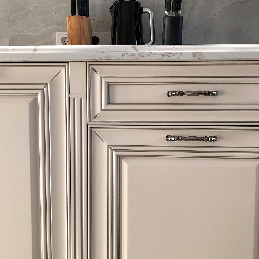 Линейная кухня Монтичели с островом