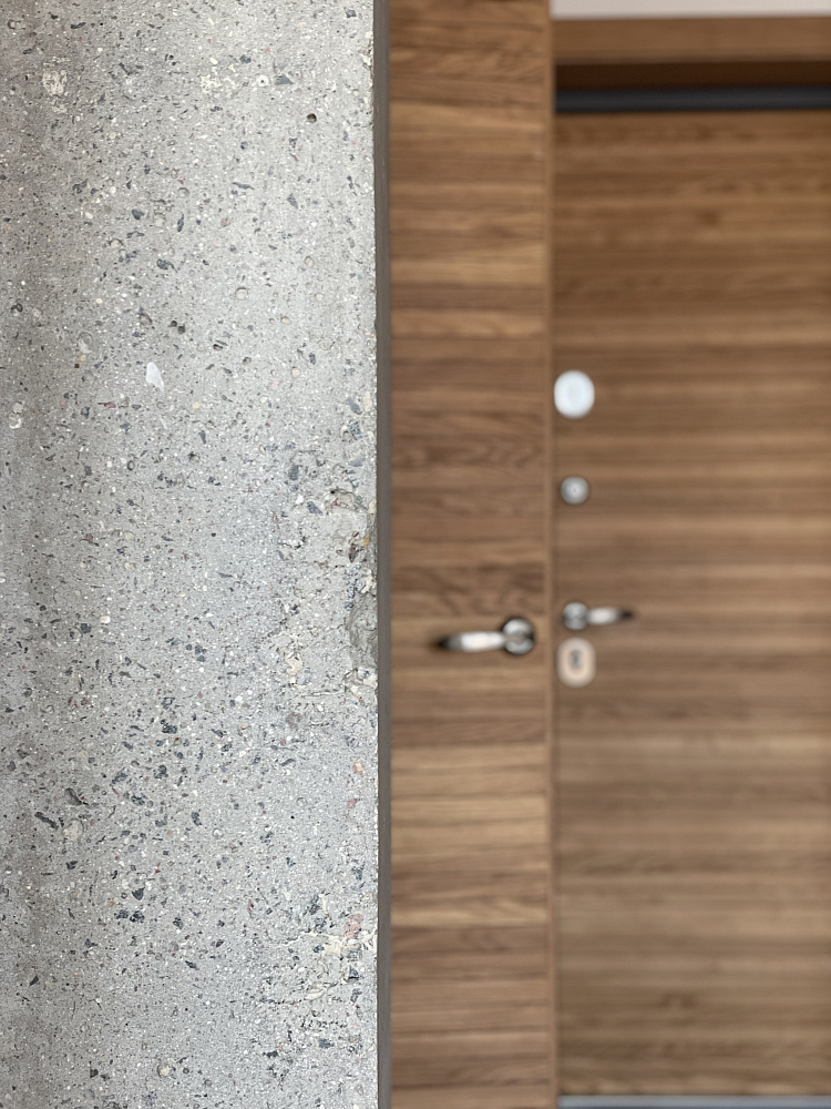 Кухня  лофт с фасадами AGT с компакт-пплитой