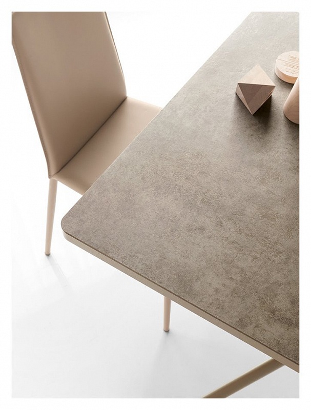 Стол Calligaris GIOVE-R СНЯТ С ПР-ВА!