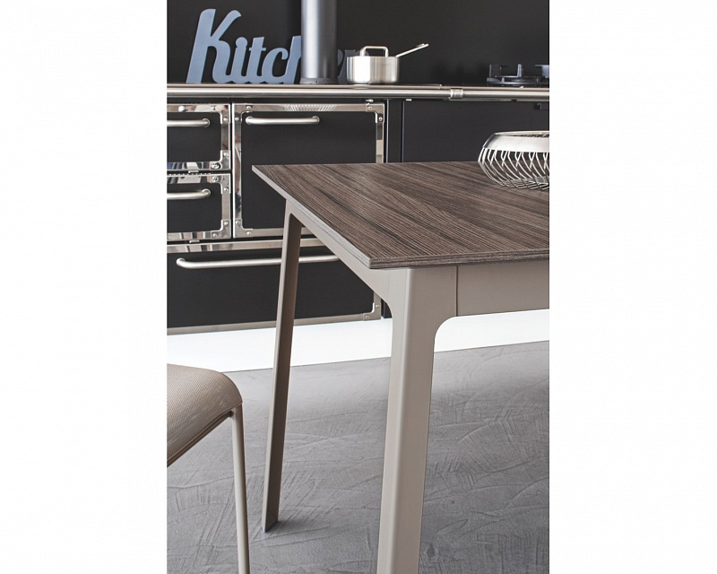 Стол Calligaris DOT СНЯТ С ПР-ВА!